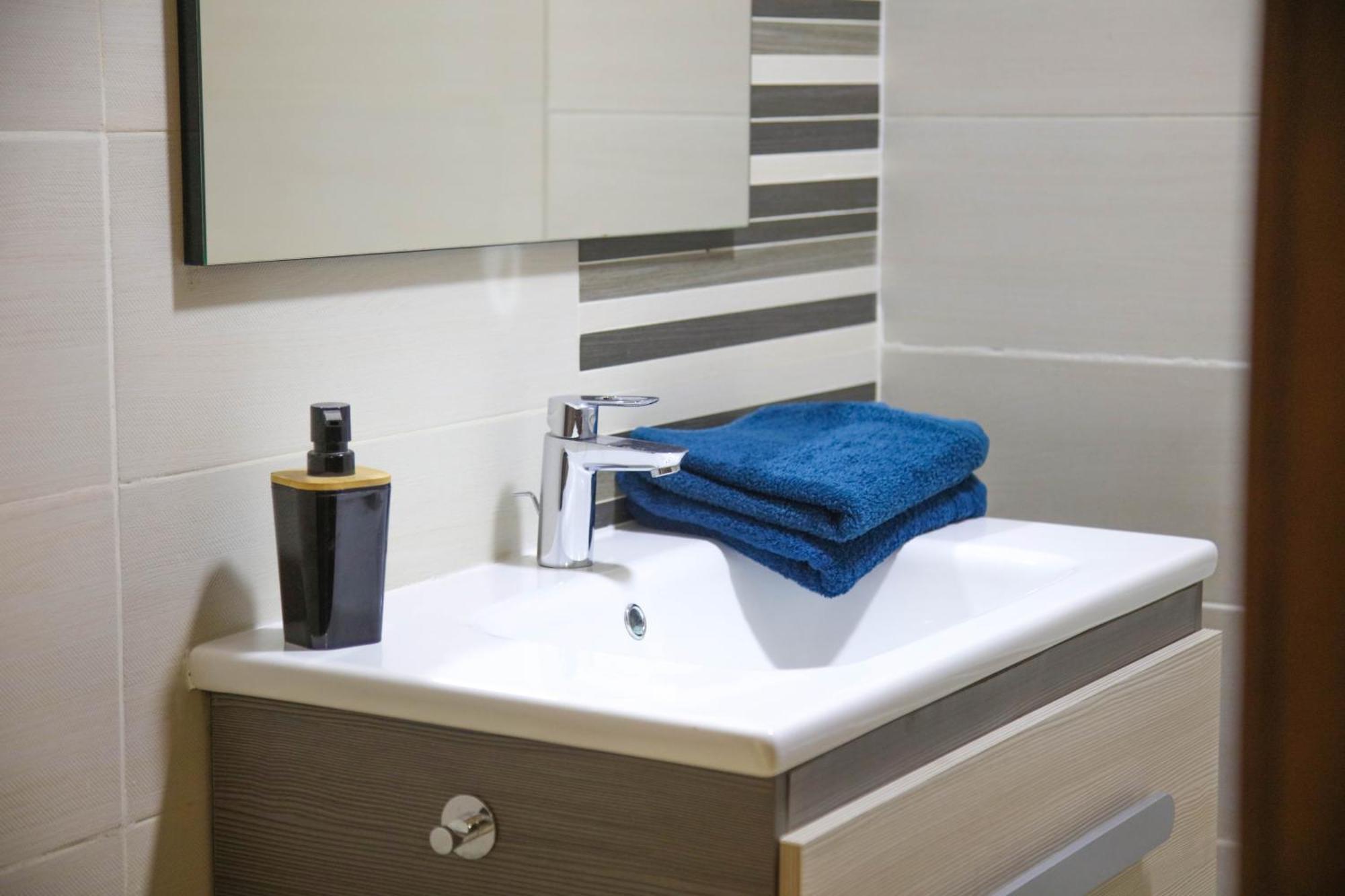Apartment 200m Met Airco Voor 6 Personen Nabij Marina Bay