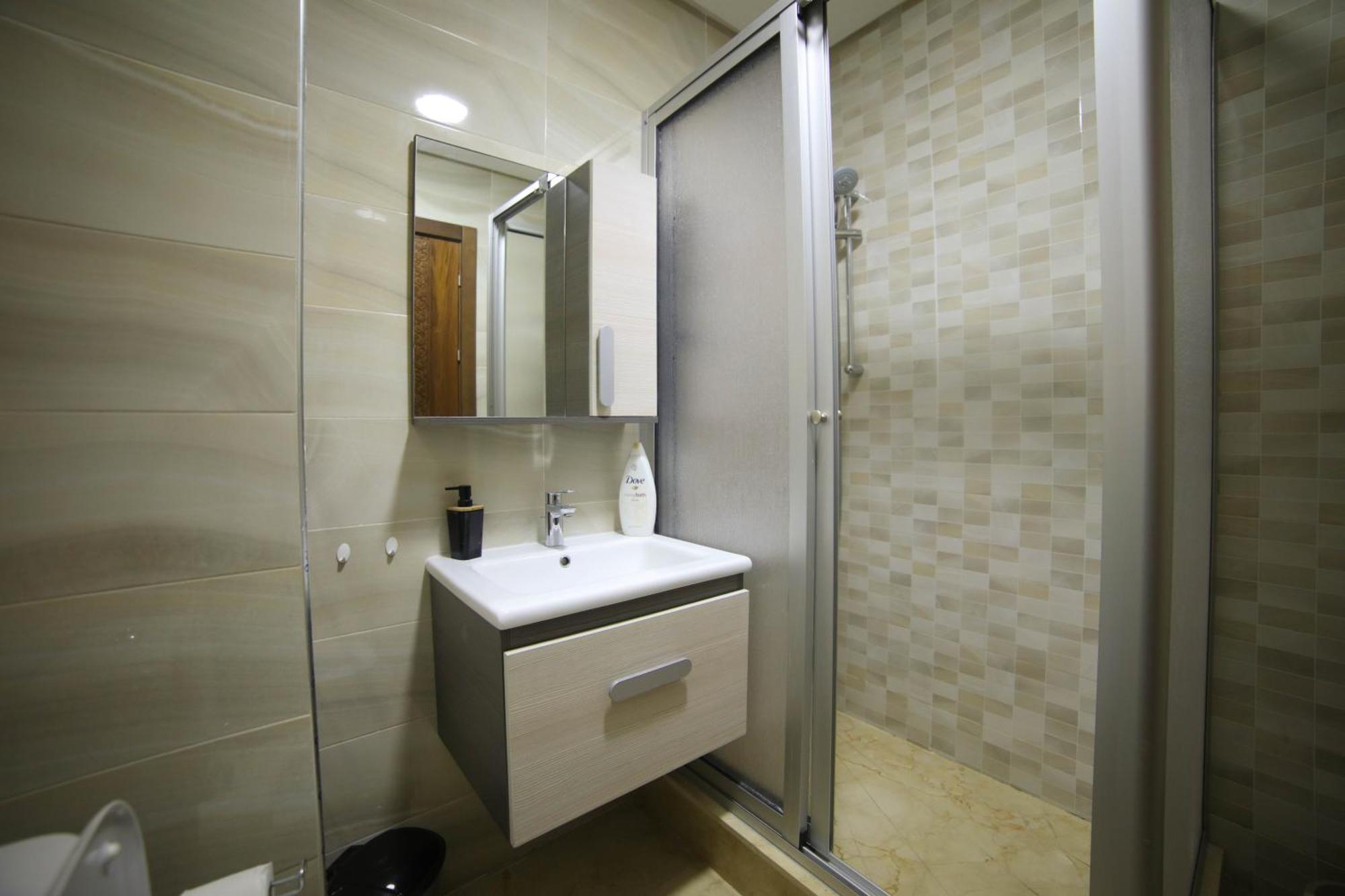 200m Met Airco Voor 6 Personen Nabij Marina Bay Apartment
