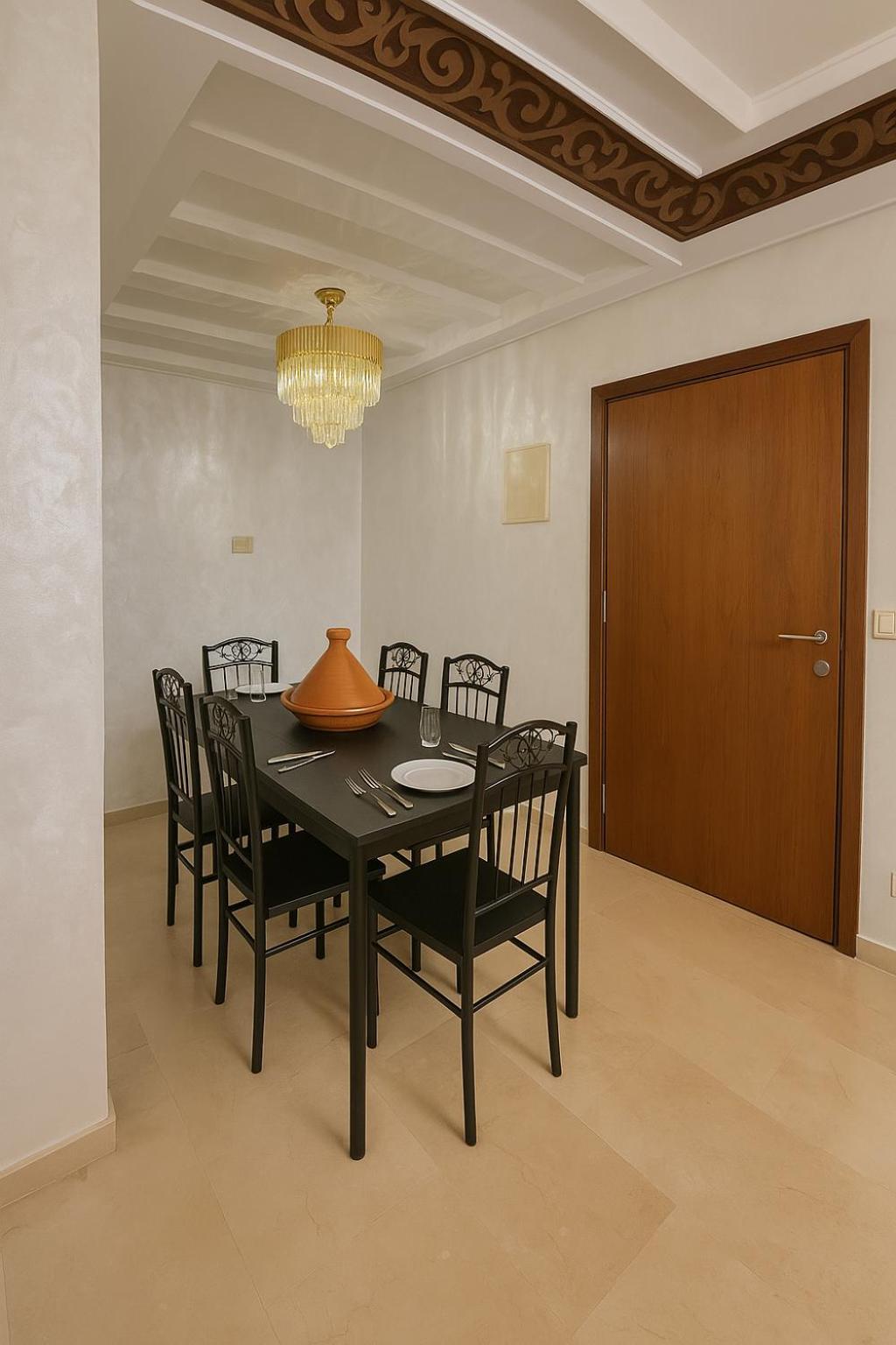 Apartment 200m Met Airco Voor 6 Personen Nabij Marina Bay Tanger